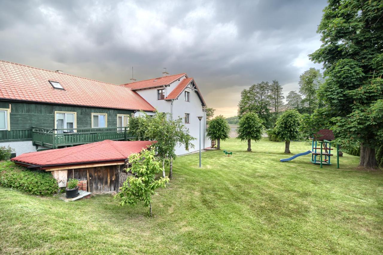 Gosciniec Zielony Domek Mragowo Bagian luar foto